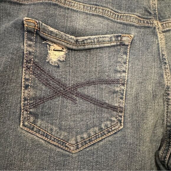 Aeropostale Jean Shorts Size 8 Distressed - Picture 8 of 10
